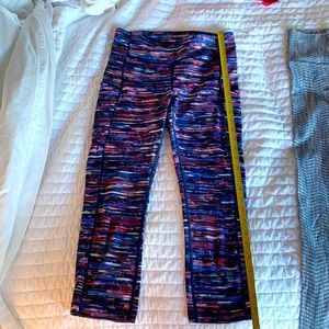 Lululemon crop leggings. Size 6.